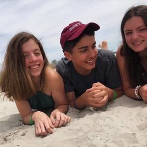 Meet your Posher, Claire l.